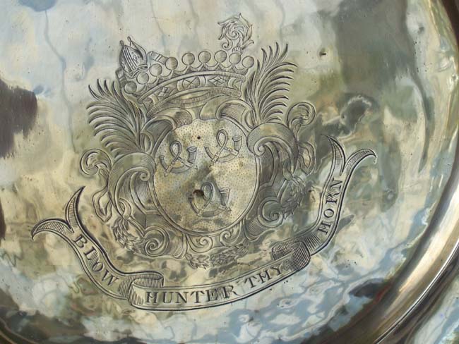 A Fine and Important English Brass Charger with the Arms of FORRESTER circa 1690 — image 3